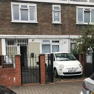 https://arbnb-at-comfy-sleep-guest-house-self-catering-private-london.brighton-hotels-england.com