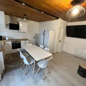 https://appartement-style-chalet-standing-2-a-6-personnes.hotels-rhonealpes.com